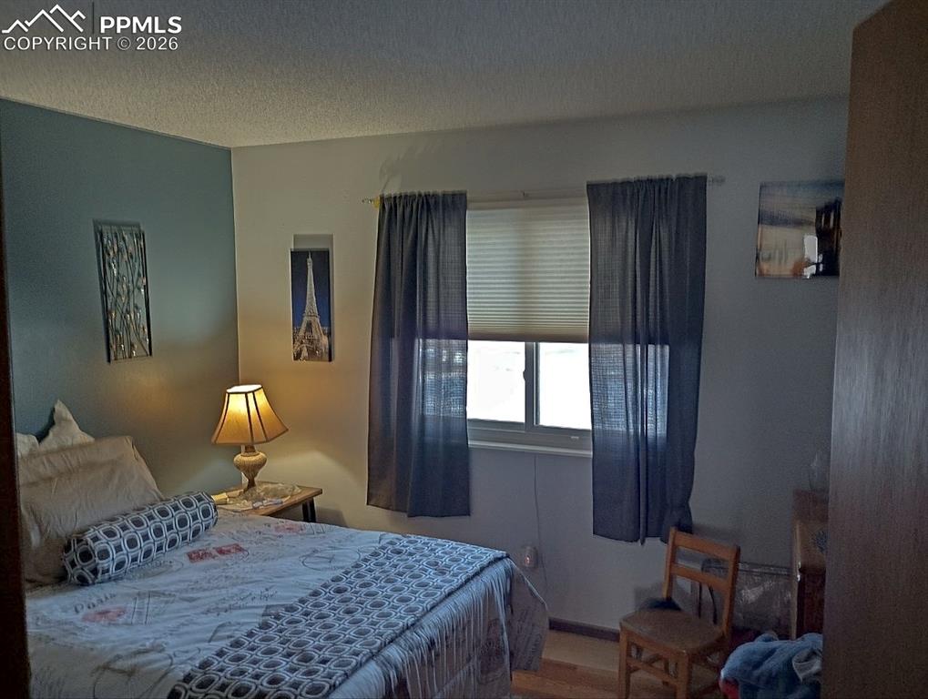 Image 10 of 22: Bedroom