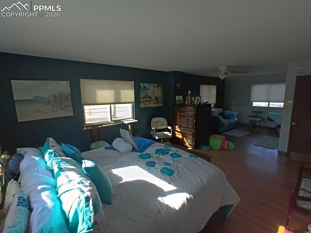 Image 13 of 22: Bedroom