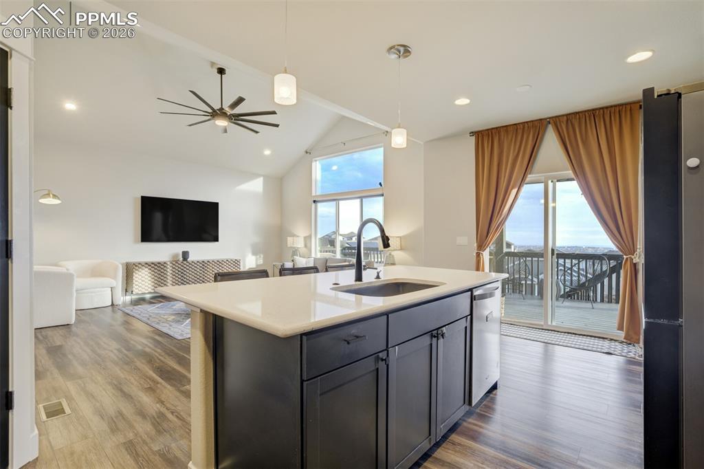 Image 14 of 48: Kitchen