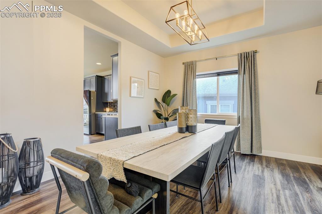 Image 16 of 48: Dining Room