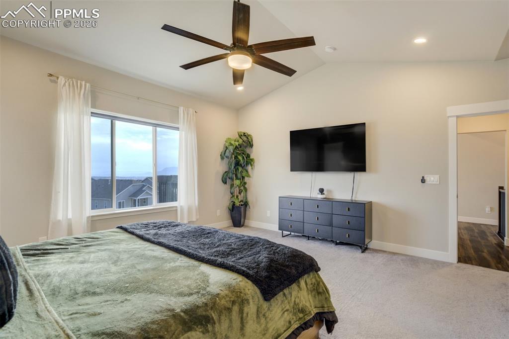 Image 22 of 48: Master Bedroom