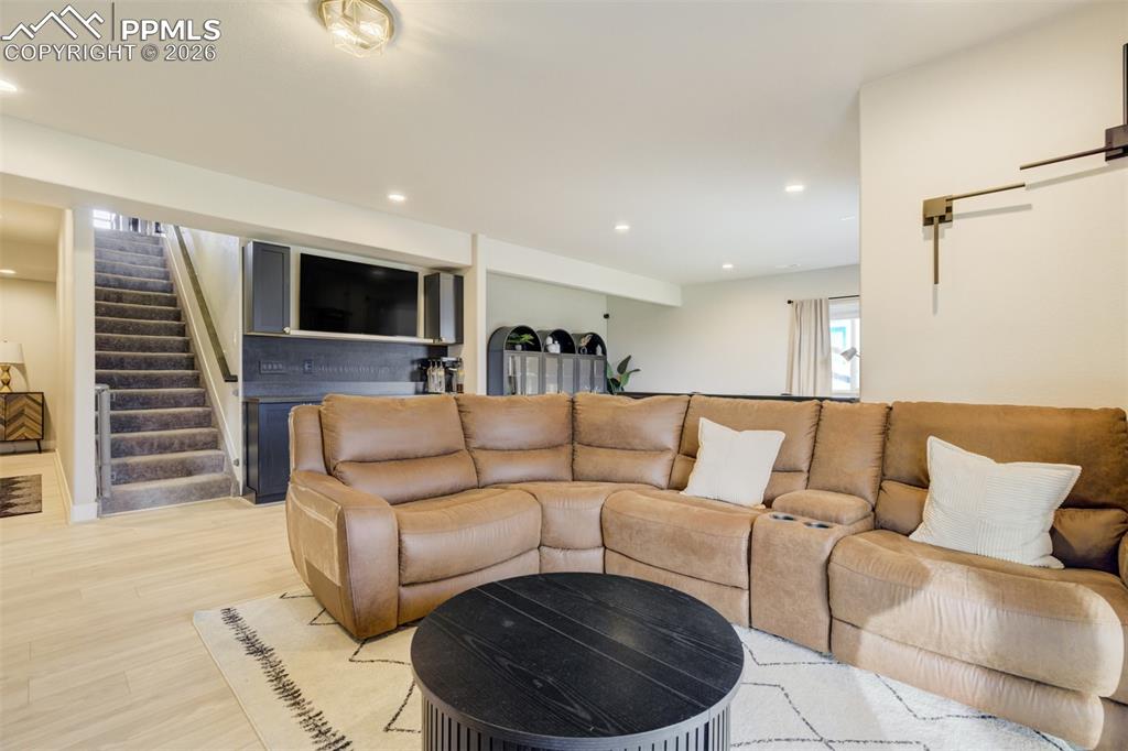 Image 31 of 48: Family Room