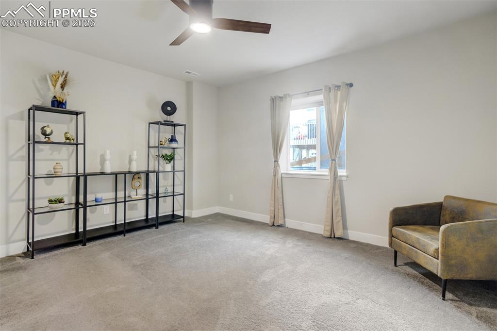 Image 39 of 48: Bedroom