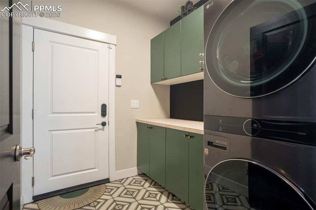 Image 41 of 48: Laundry