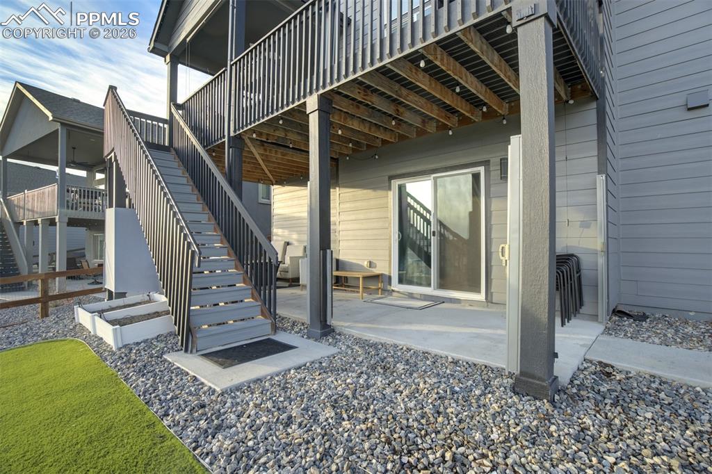 Image 45 of 48: Patio