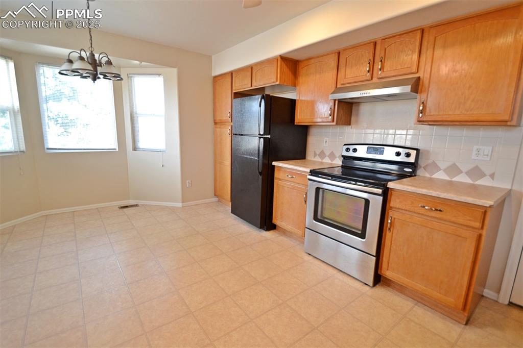 Image 12 of 47: Kitchen