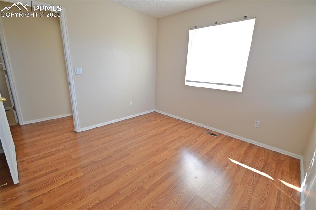 Image 23 of 47: Bedroom