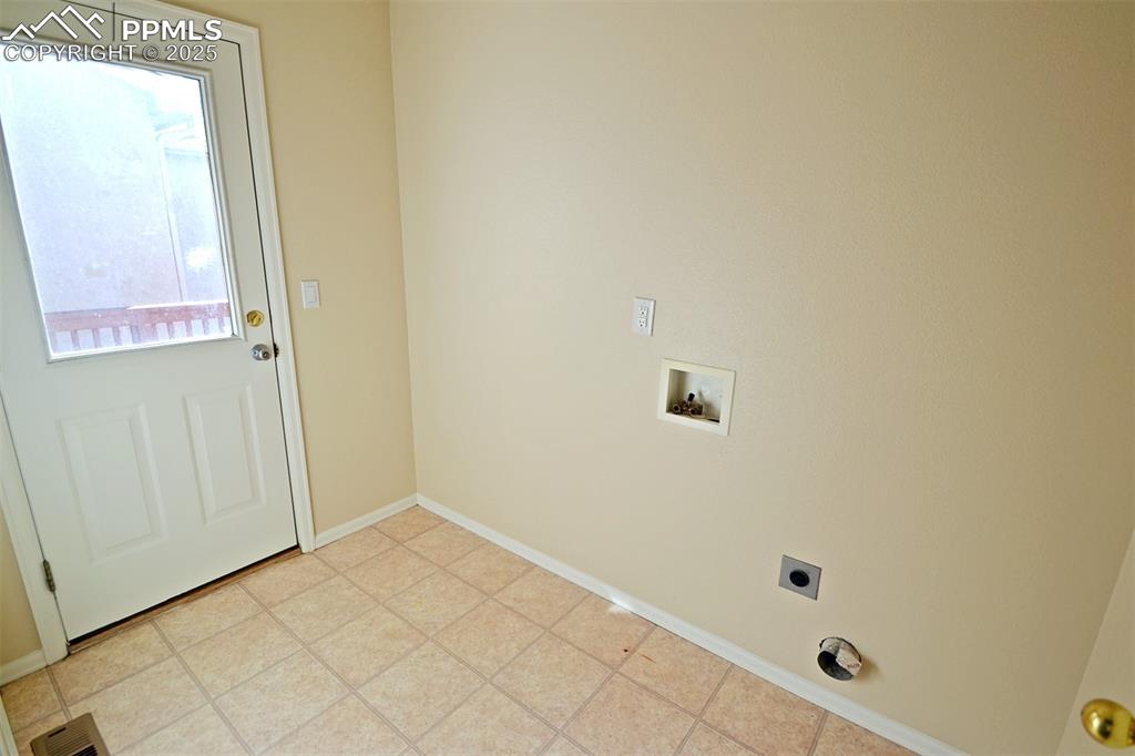 Image 28 of 47: Laundry