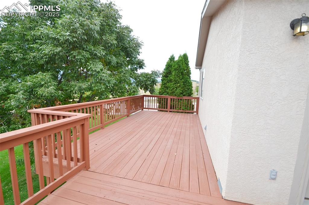 Image 38 of 47: Deck