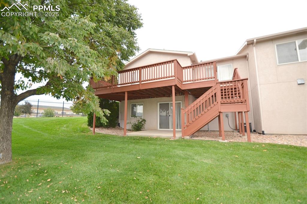 Image 40 of 47: Back of Structure