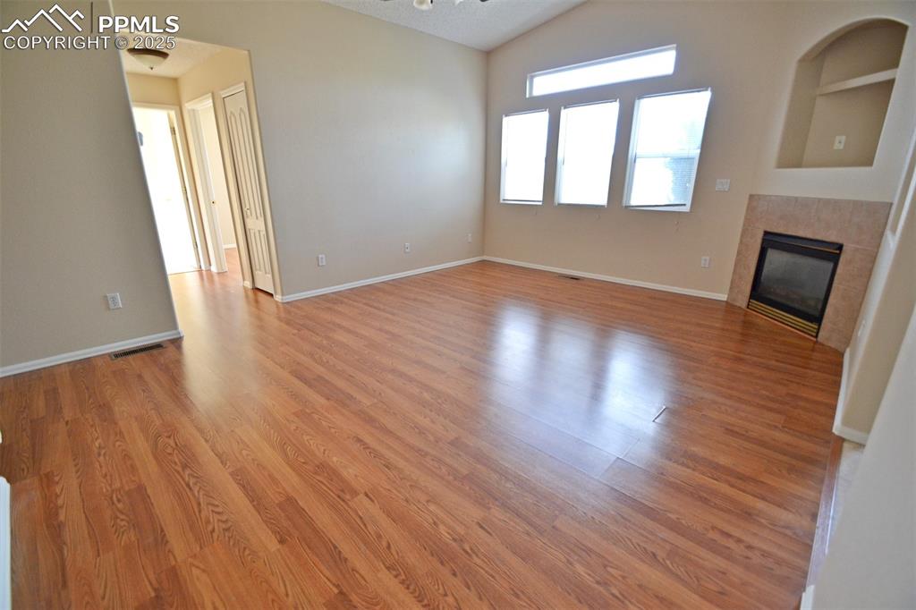 Image 7 of 47: Living Room