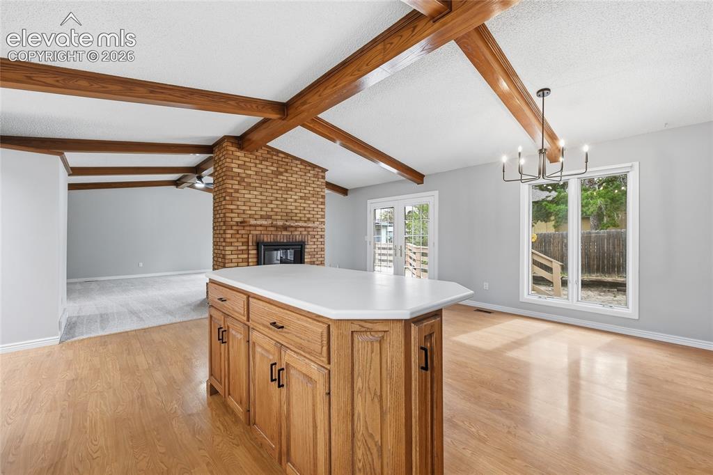 Image 10 of 42: Kitchen