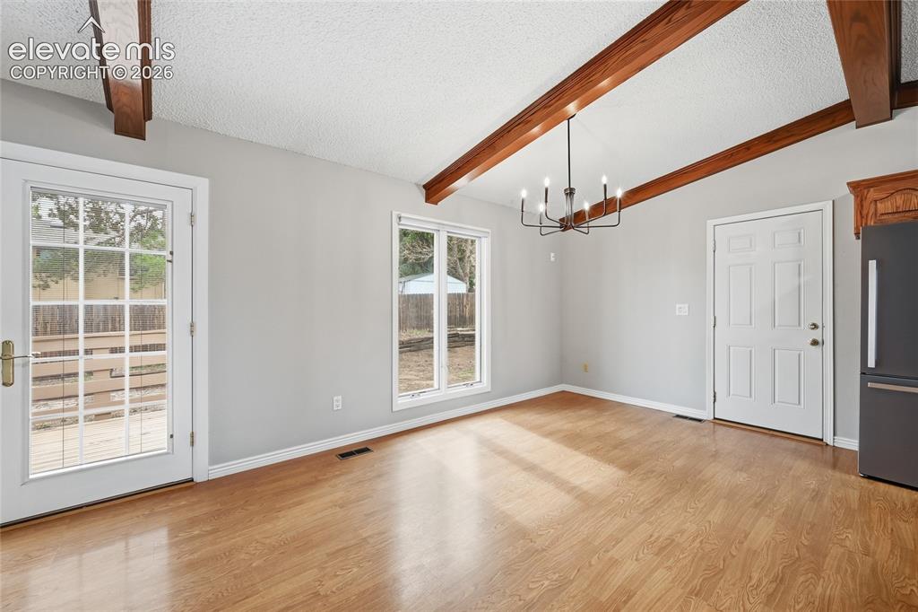 Image 6 of 42: Dining Area