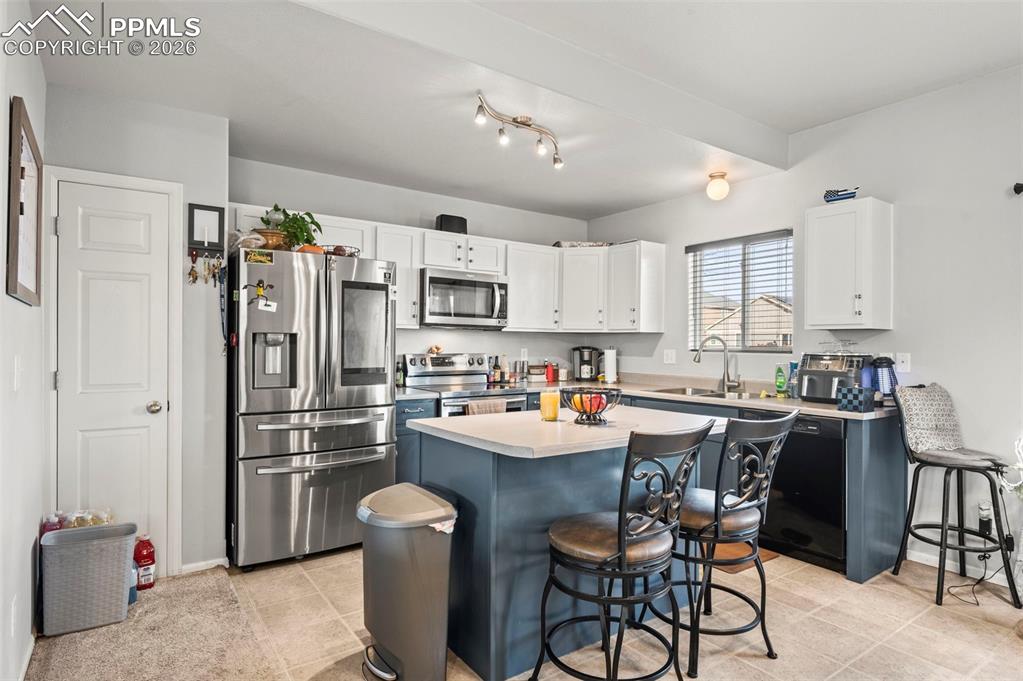 Image 13 of 48: Kitchen