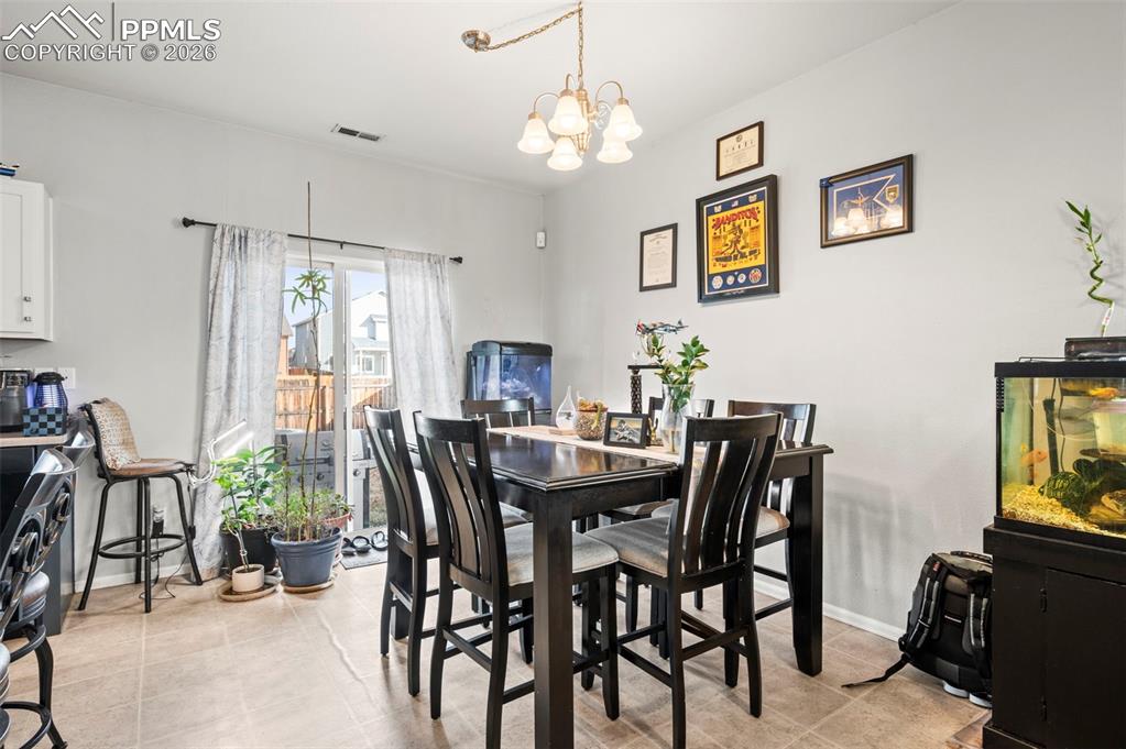 Image 17 of 48: Dining Area