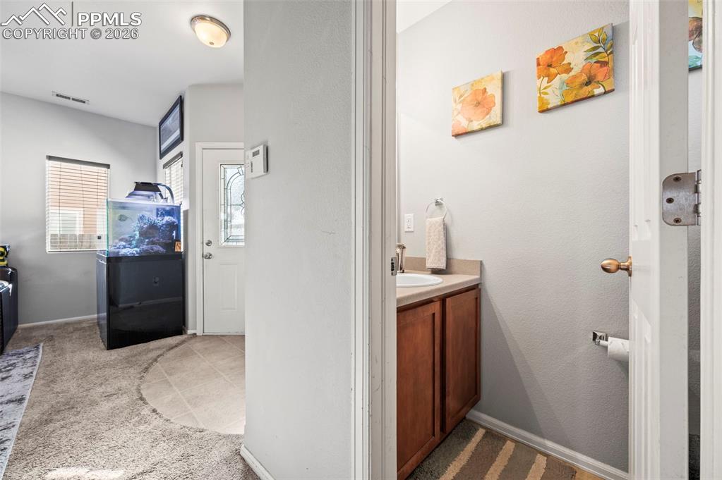 Image 18 of 48: Bathroom