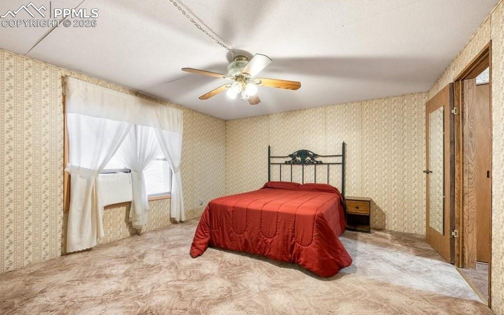 Image 16 of 33: Bedroom