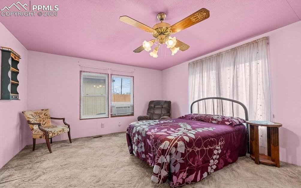 Image 20 of 33: Bedroom