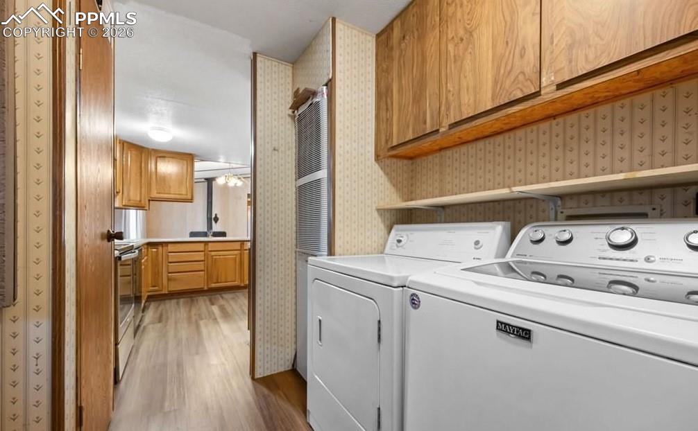 Image 27 of 33: Laundry