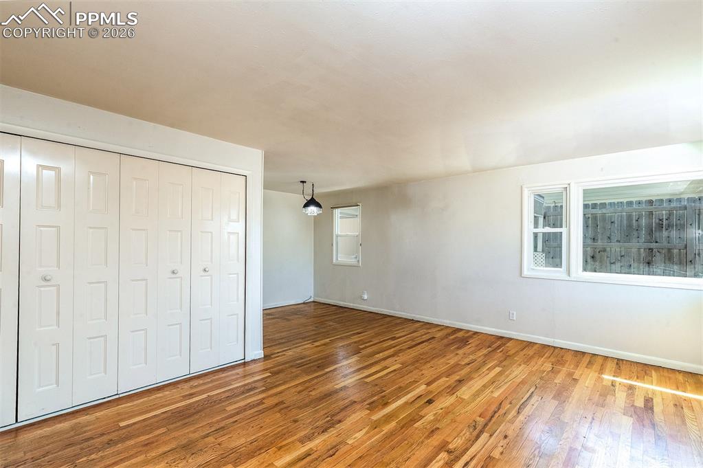 Image 10 of 37: Bedroom