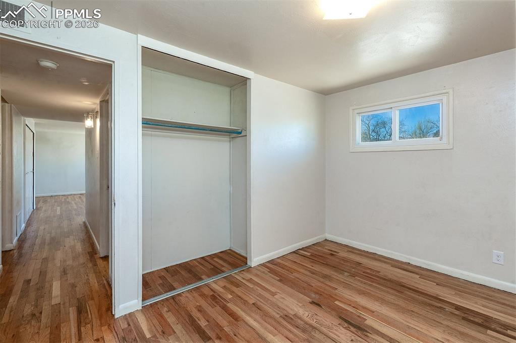 Image 23 of 37: Bedroom