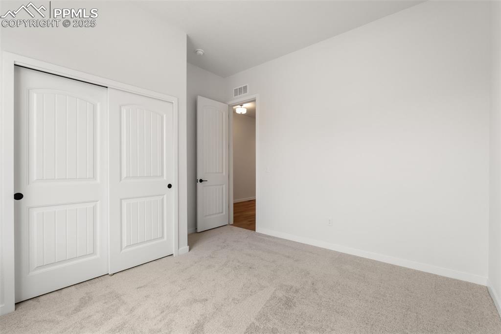 Image 7 of 36: Bedroom