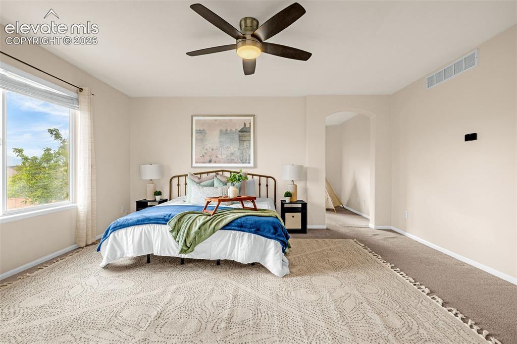 Image 15 of 44: Bedroom