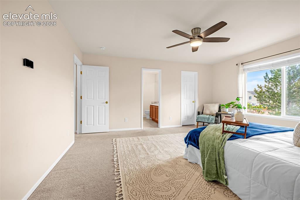 Image 16 of 44: Bedroom