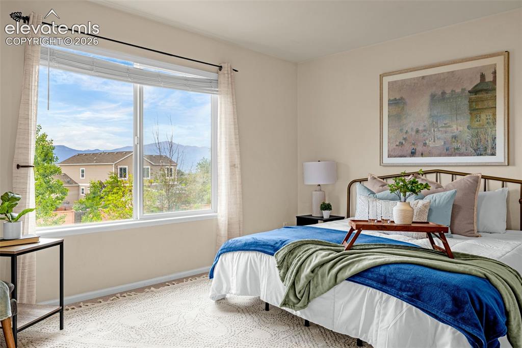 Image 19 of 44: Bedroom