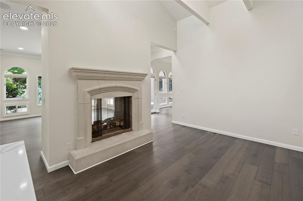 Image 10 of 49: Dining Room