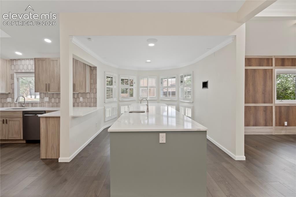 Image 11 of 49: Kitchen
