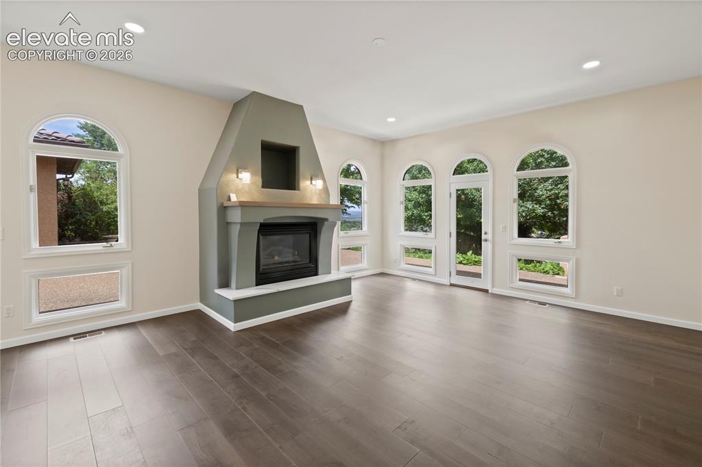 Image 20 of 49: Master Bedroom