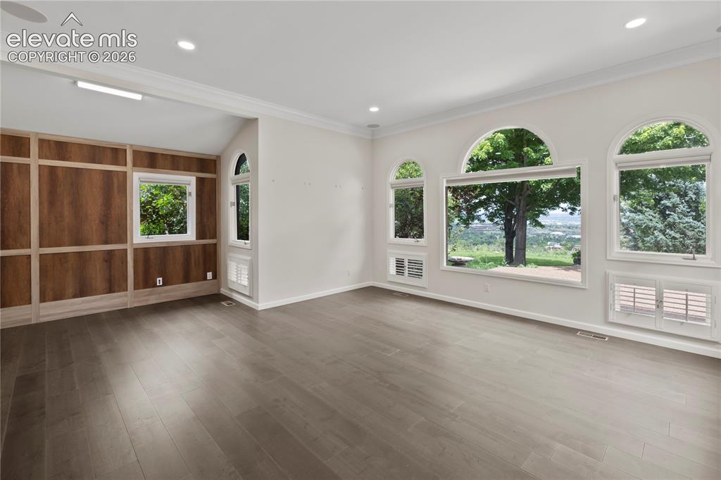 Image 6 of 49: Family Room