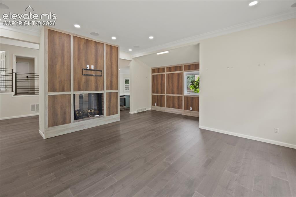 Image 8 of 49: Family Room