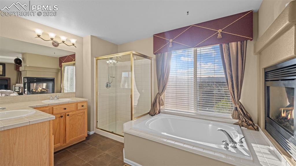 Image 22 of 35: Master Bathroom