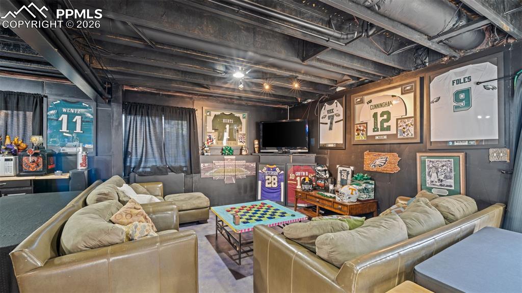 Image 23 of 35: Recreation Room