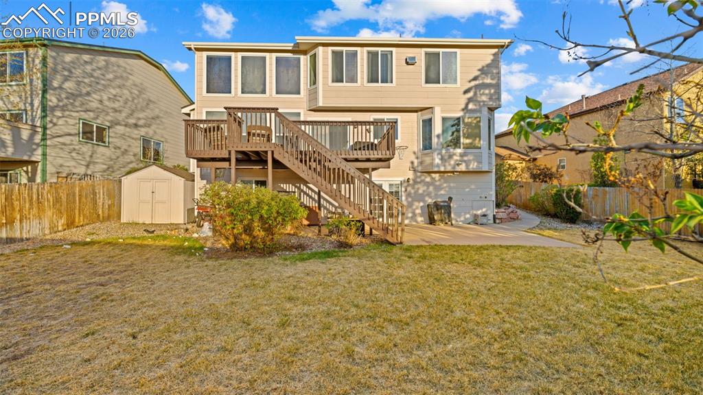 Image 5 of 35: Back of Structure