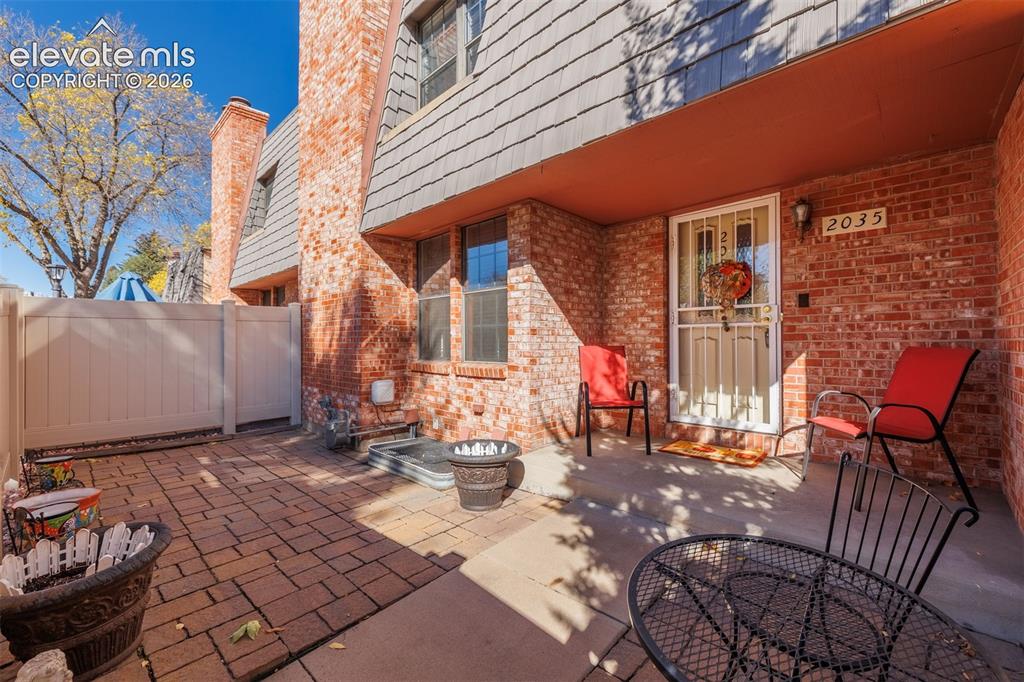 Image 1 of 27: Inviting Front Entry
