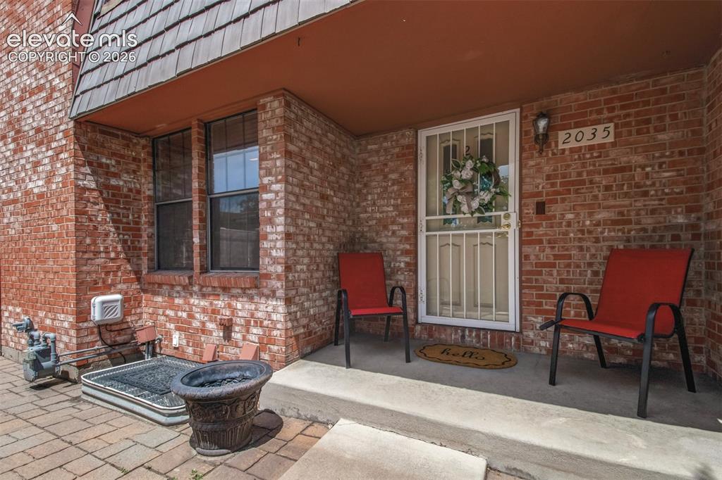 Image 1 of 27: Inviting Front Entry