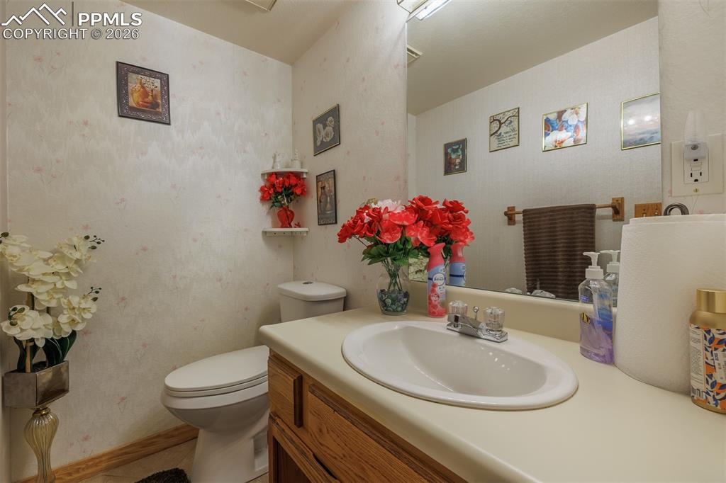 Image 14 of 28: Bathroom