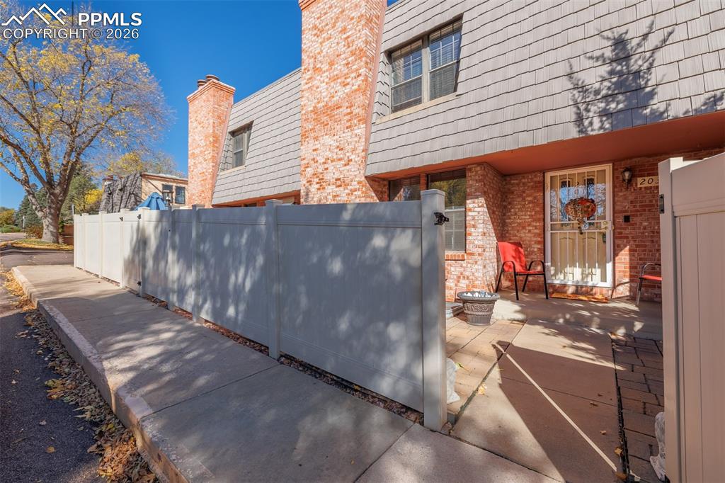 Image 3 of 28: Side of Structure