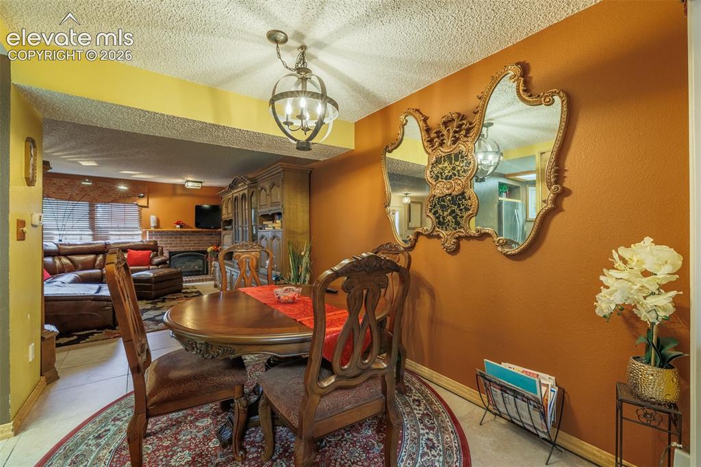 Image 6 of 27: Dining Area