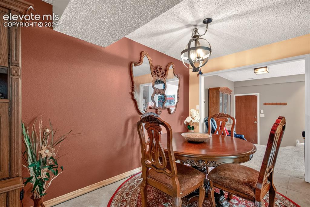 Image 6 of 27: Dining Area