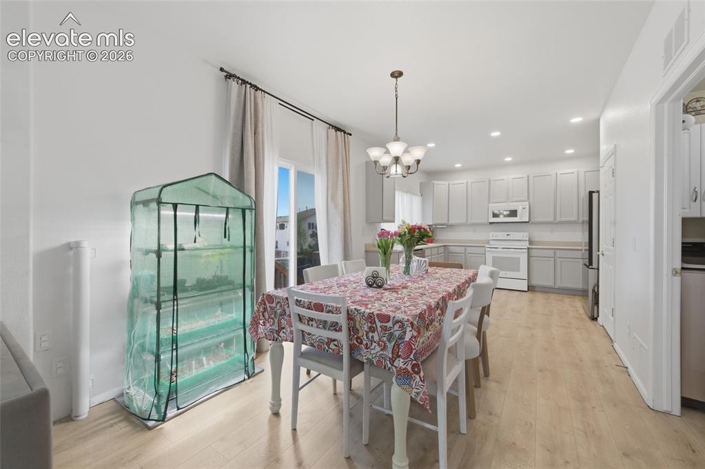 Image 10 of 42: Family Room
