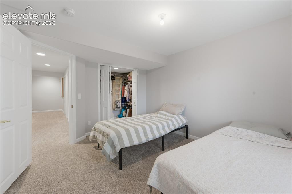 Image 34 of 42: Family Room