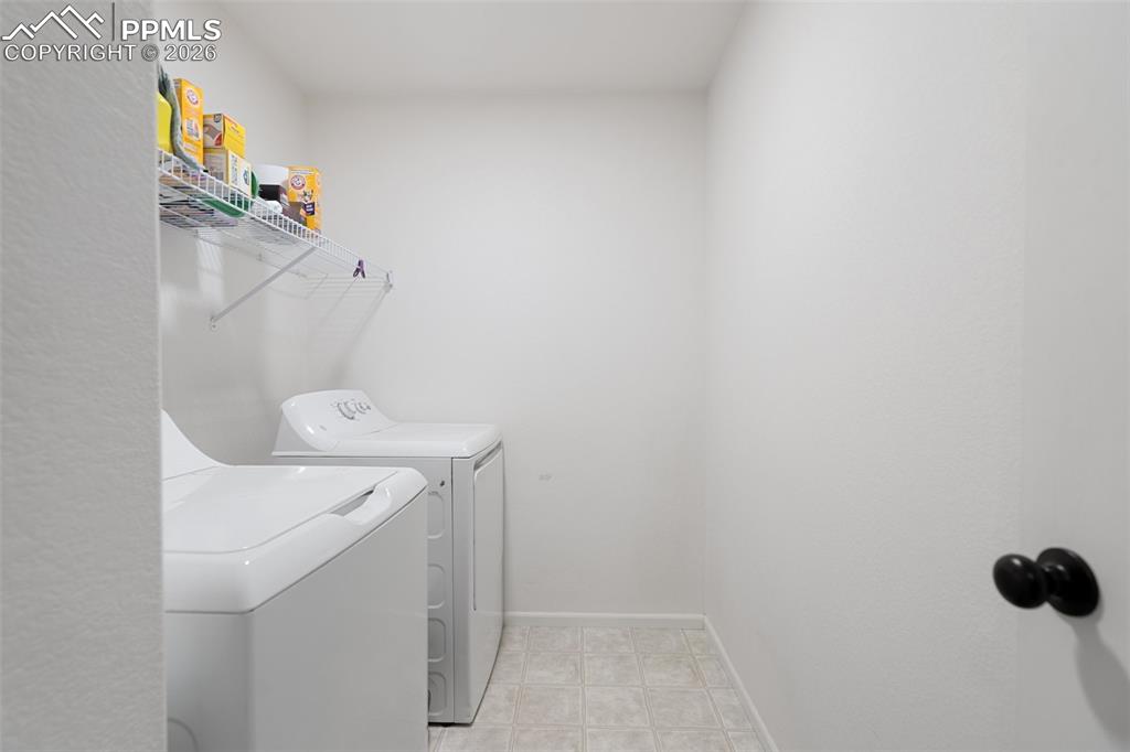 Image 24 of 32: Laundry