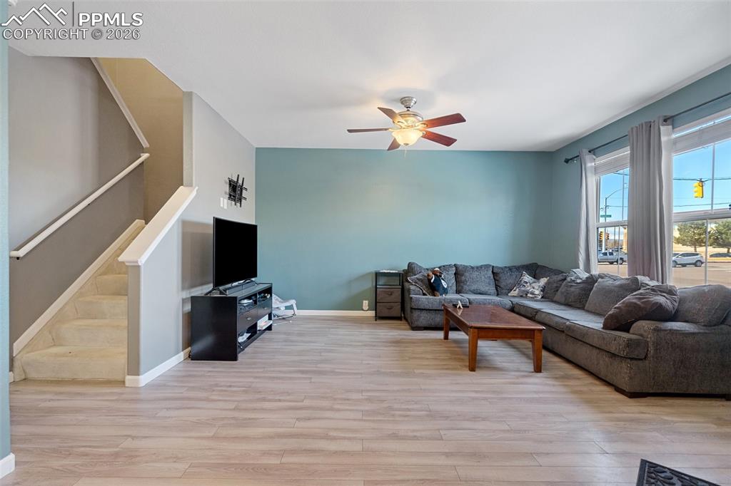 Image 5 of 32: Living Room