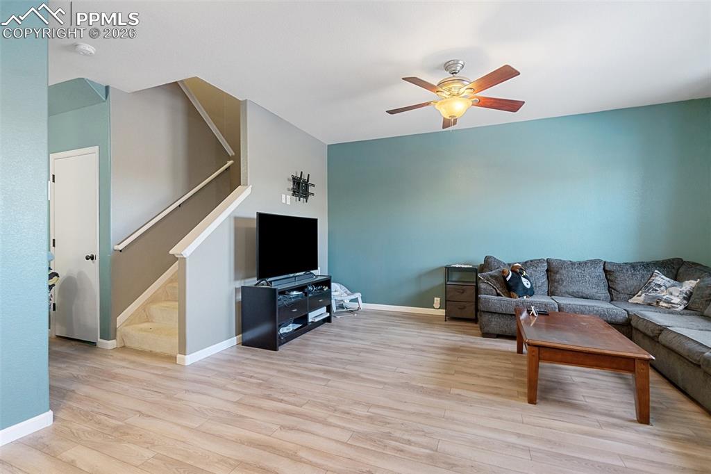 Image 6 of 32: Living Room