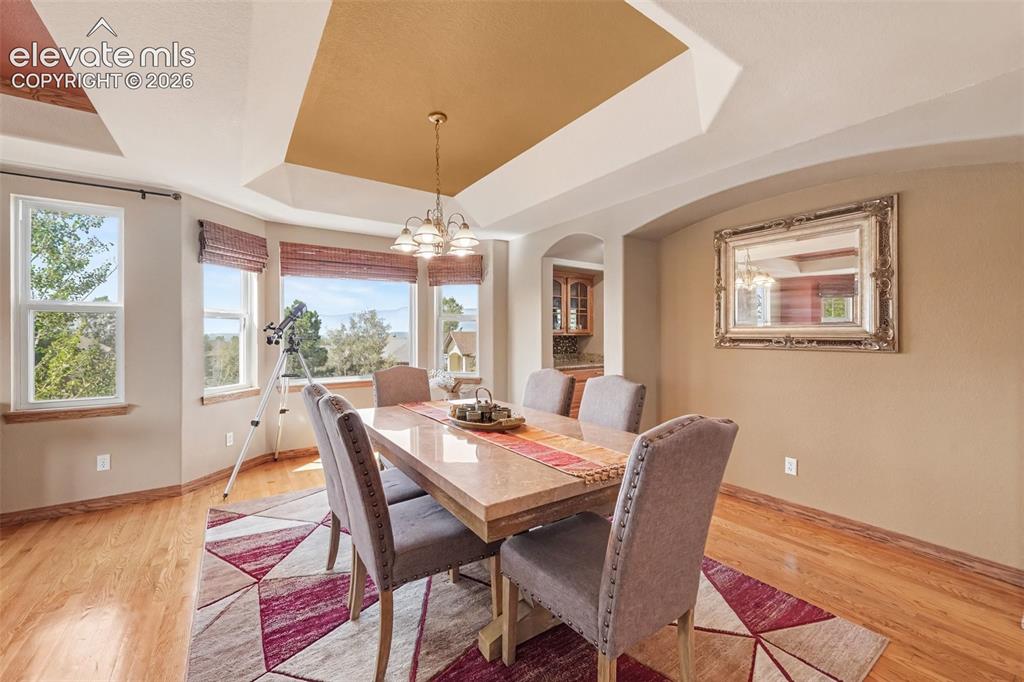 Image 7 of 42: Dining Area