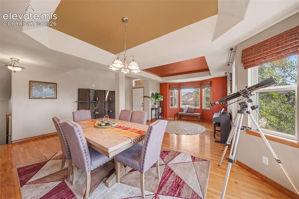 Image 8 of 42: Dining Area